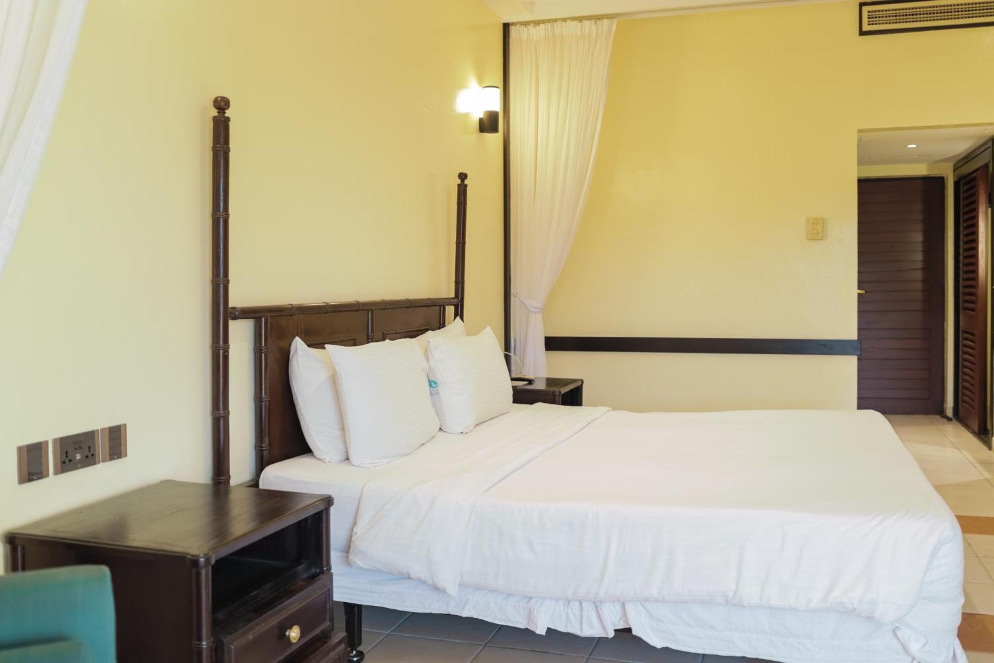 Mombasa Continental Resort Shanzu Ngoại thất bức ảnh
