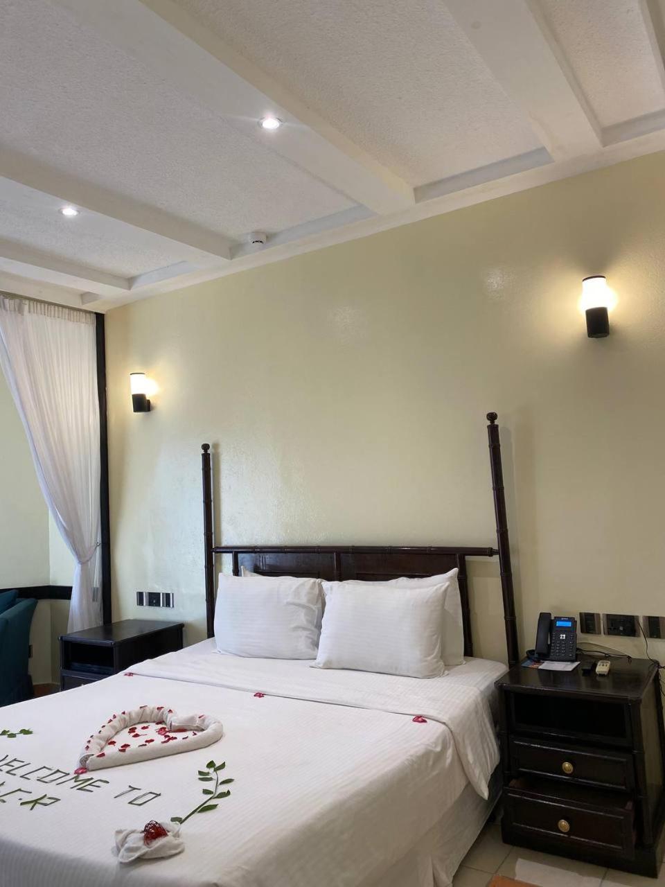 Mombasa Continental Resort Shanzu Ngoại thất bức ảnh