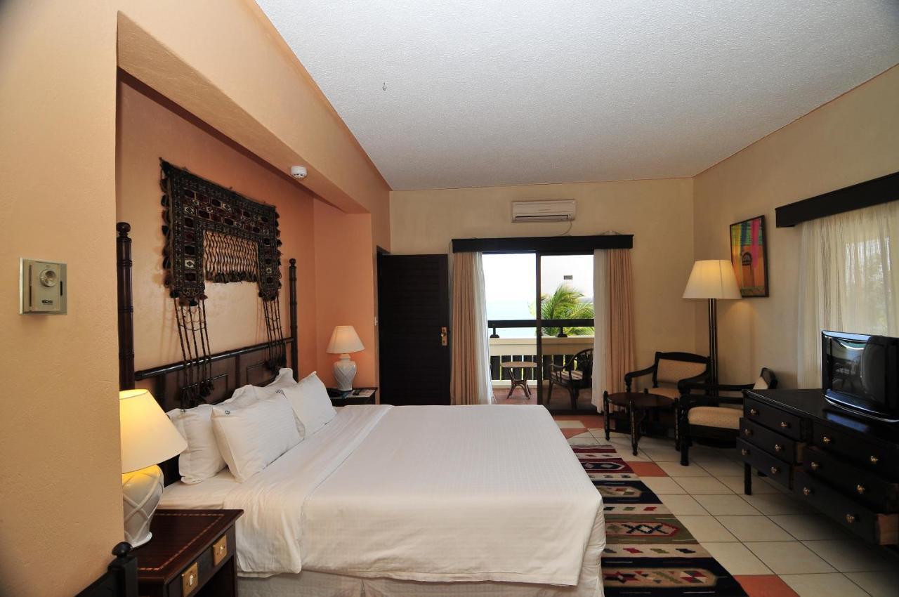 Mombasa Continental Resort Shanzu Ngoại thất bức ảnh