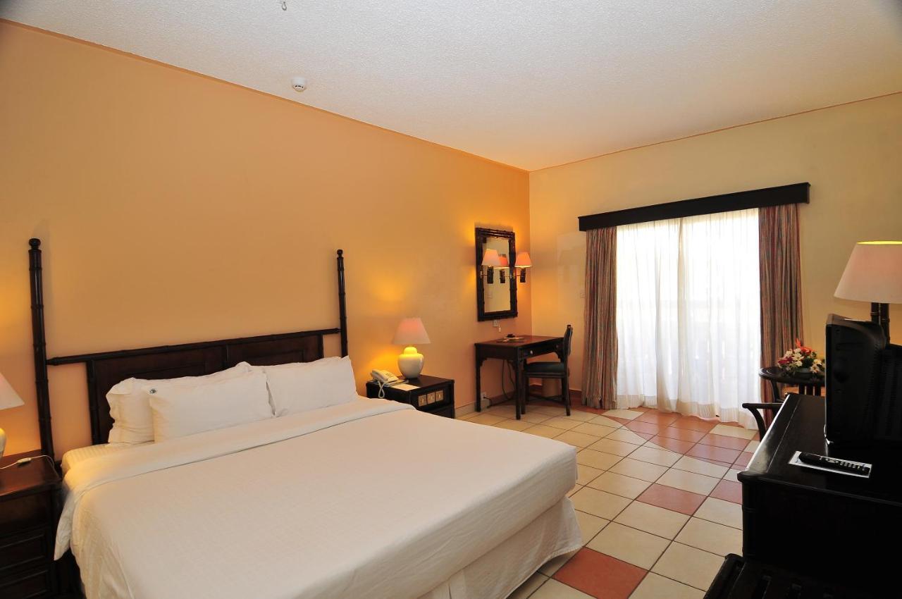 Mombasa Continental Resort Shanzu Ngoại thất bức ảnh