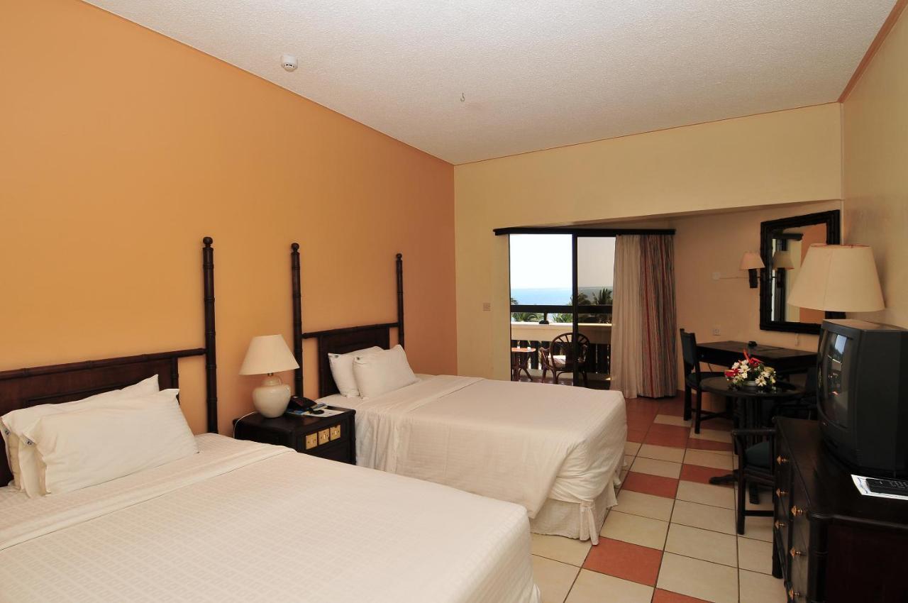 Mombasa Continental Resort Shanzu Ngoại thất bức ảnh