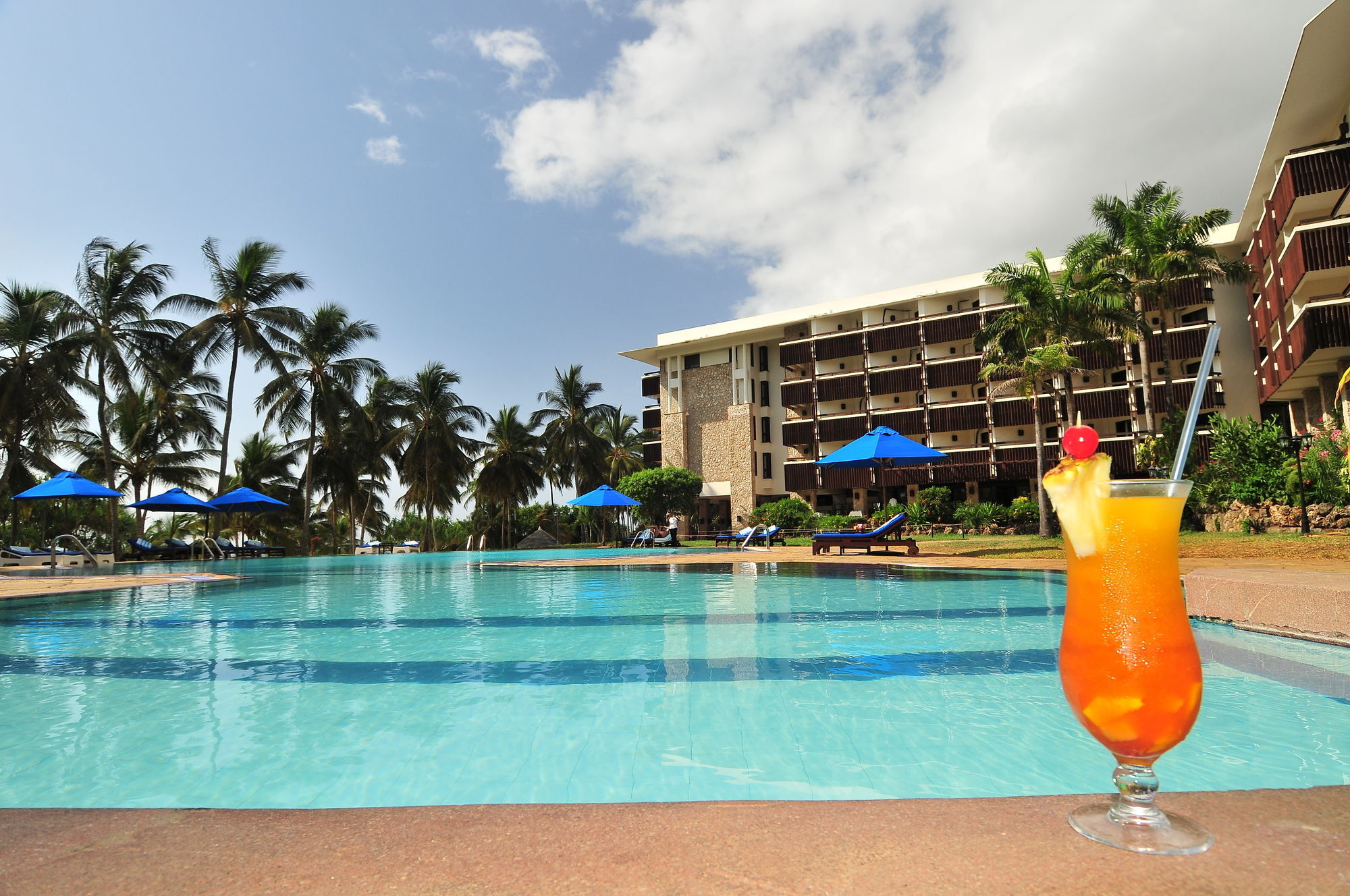 Mombasa Continental Resort Shanzu Ngoại thất bức ảnh